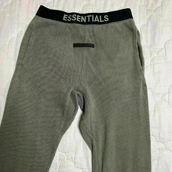FEAR OF GOD FOG ESSENTIALS GREY JERSEY  LOUNGE PANTS - MEN'S xtra SMALL - Picture 3 of 10